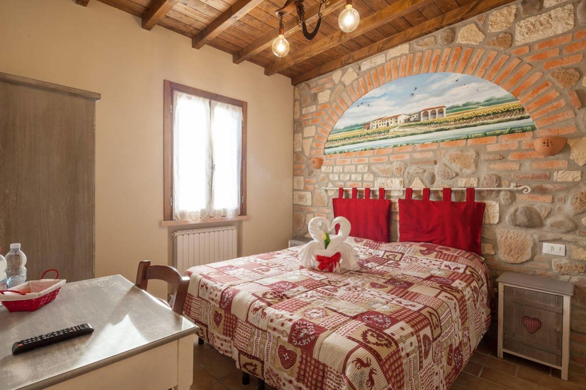 Bed and Breakfast La Casa Delle Rondini Roncoferraro Экстерьер фото