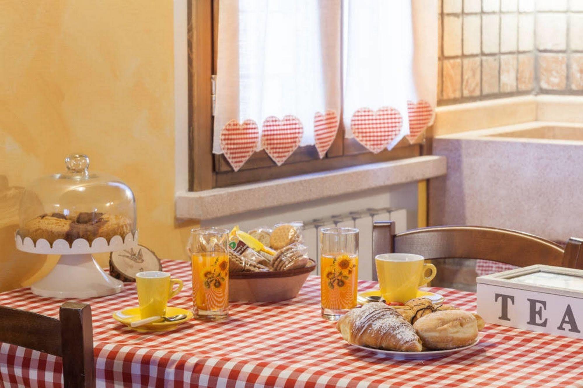 Bed and Breakfast La Casa Delle Rondini Roncoferraro Экстерьер фото