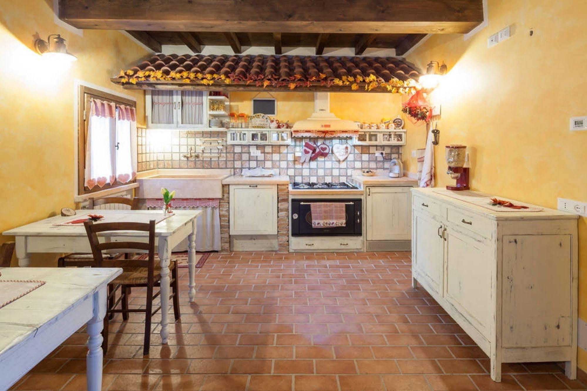 Bed and Breakfast La Casa Delle Rondini Roncoferraro Экстерьер фото